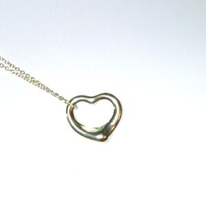 Tiffany & Co. Elegant Elsa Peretti Silver Heart Pendant Necklace
